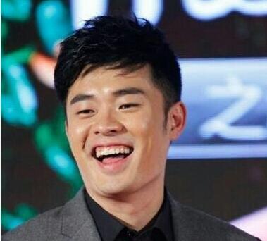 陈赫投身电竞圈玩英雄联盟 竟是Angelababy领