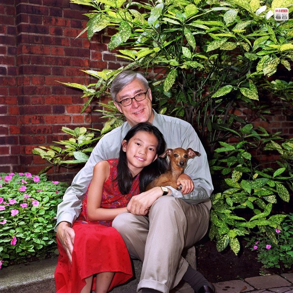 计划生育政策下被遗弃的女孩与美国养父