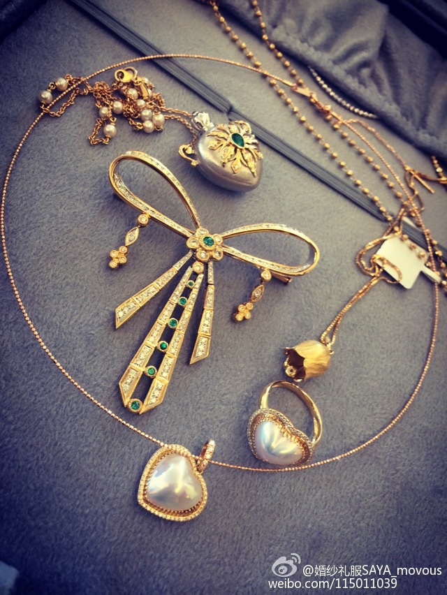 孙悦女儿一周岁生日 一家三口幸福照曝光