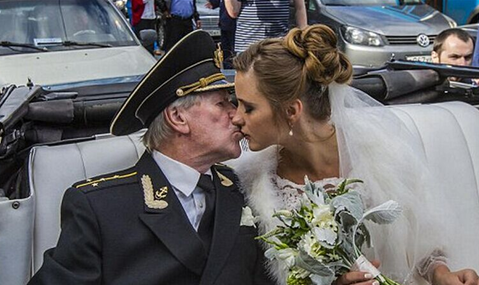 84岁演员娶24岁妻 男方称重新感到了生命的活