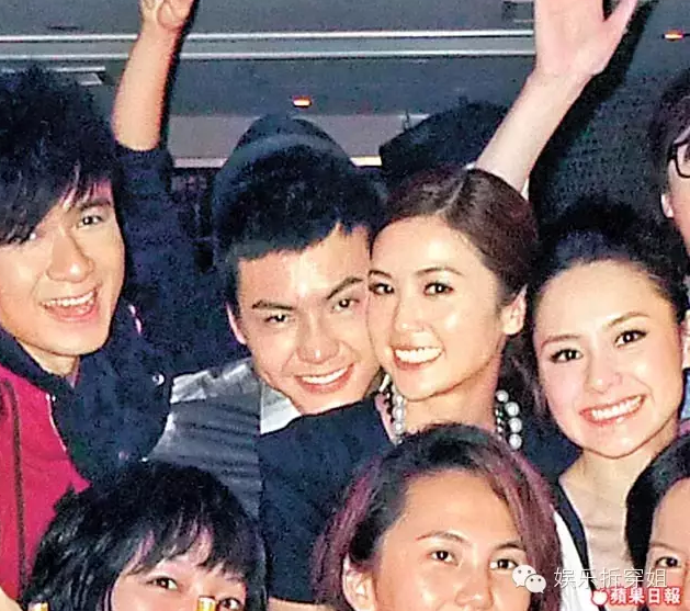 组图:陈伟霆阿Sa分手了?俩人和平分手并互相