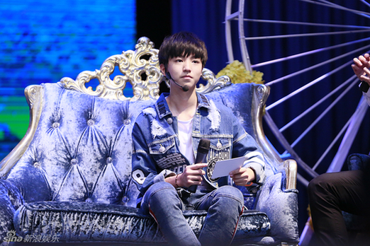 组图:王俊凯19日重庆庆生 翻唱舞蹈solo送福利