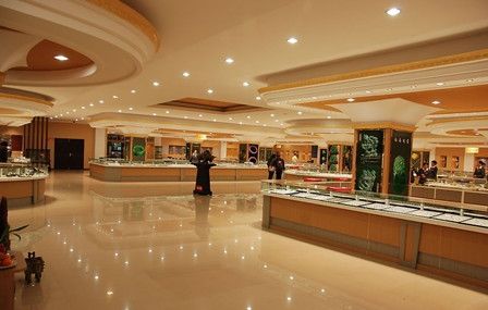 陕西43名游客被关珠宝店3小时 旅行社称:是导