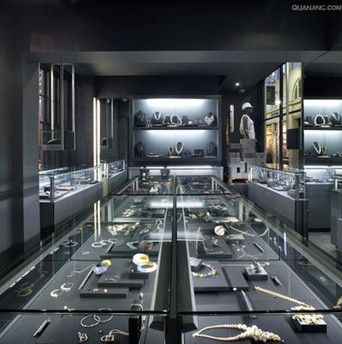 陕西43名游客被关珠宝店3小时 旅行社称:是导