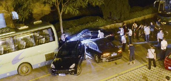 有钱就是任性!酒驾 女子吵架连撞6车  因与男友