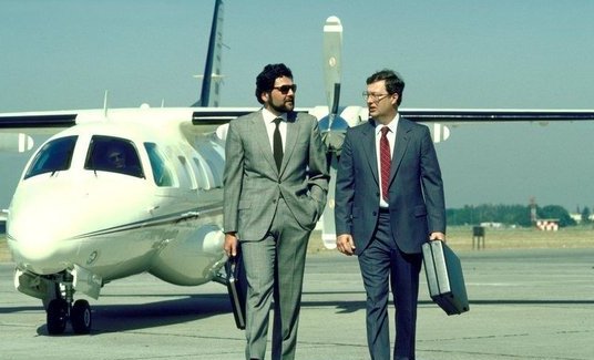 伦敦房价逆天  大学生 及白领 搭飞机上课 上班