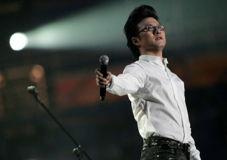 (组图) 章子怡疑遮孕肚  为什么汪峰能抱得美人归