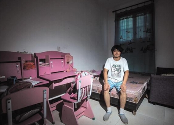 夫妻超生6子4人没户口 网友:这到底是谁的错?