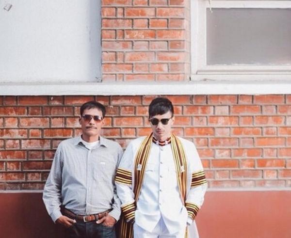  谢谢爸爸开垃圾车 供我上学男子毕业于泰国著名