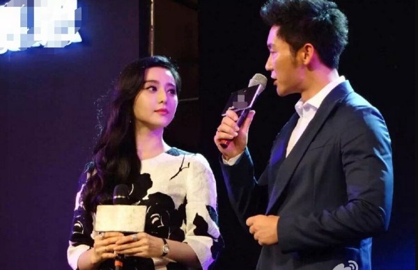 金星力挺杨幂:脚一点不臭 很努力很认真