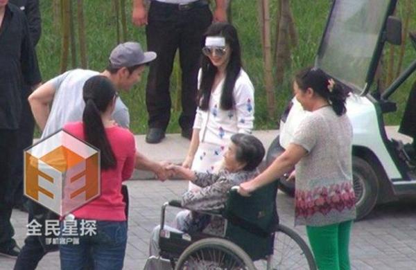 金星力挺杨幂:脚一点不臭 很努力很认真