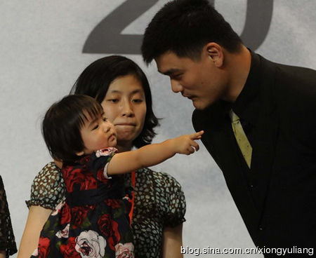 刘璇产子取名 雄赳赳 看看明星是怎么给宝宝起