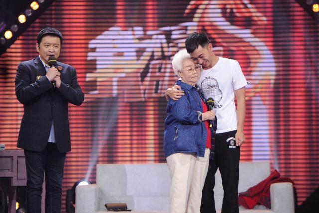  田华儿子去世  87岁白毛女白发人送黑发人