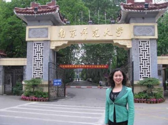 快来看脱衣讲课! 女老师讲人体器官 掉衣服做人