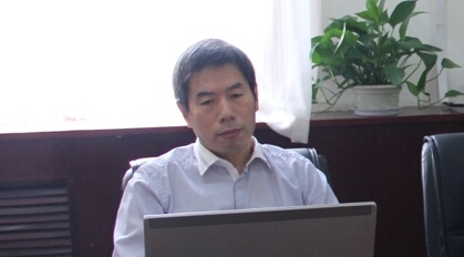 郑州 房妹爆料人遭袭  被多名男子殴打网友:好人