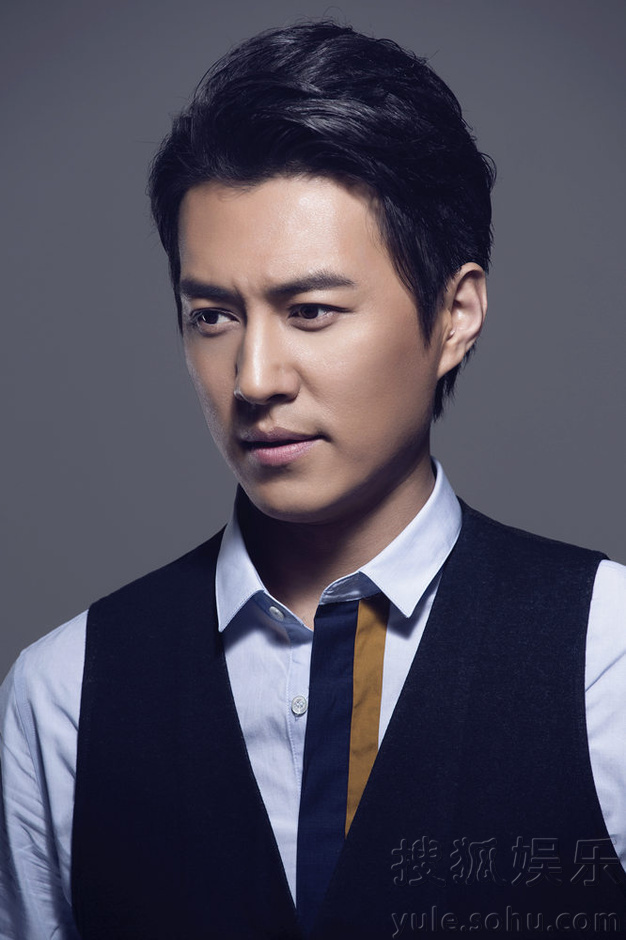 组图:明长官靳东酷帅写真曝光 变身霸道总裁颜