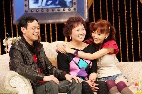 组图:邱泽分手后谈唐嫣 昔日的恋情反目成仇!