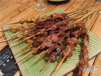 女子吃串呕吐抽搐到底是什么原因呢?12种人尽