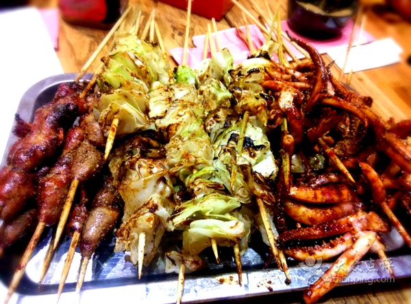 重庆俩 女子吃串呕吐抽搐  网友:这得有多辣啊都