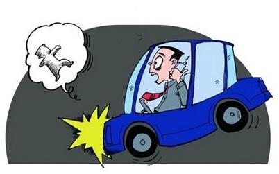 男子驾摩托撞伤交警 见民警后没减速反而加速