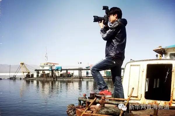 记者节到了,偷偷看看那些青海记者的包包里都