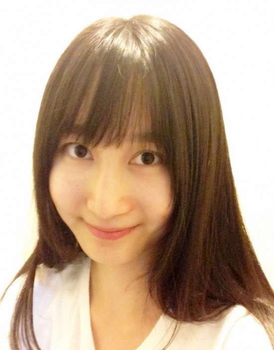 组图:朱茵享受明媚阳光 晒自拍仙气依旧