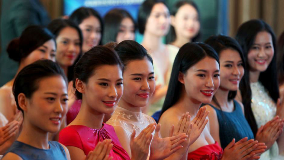 中国小姐袁璐冠军 多才多艺美貌与智慧并存