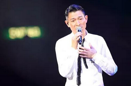 郑恺鹿晗开撕:我们需要什么样的偶像?