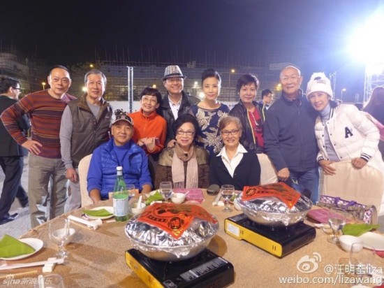 TVB慰劳员工 每桌两锅盘菜菜品较为简朴(组图)