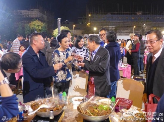 TVB慰劳员工 每桌两锅盘菜菜品较为简朴(组图)