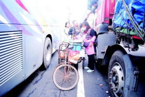卖煎饼开上豪车 村民收入超越上海这到底是怎