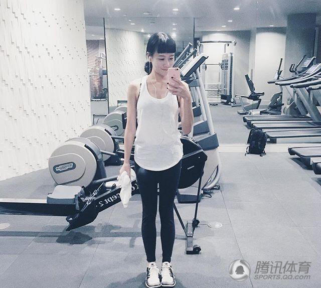 女网友大晒健身私照 秀一字马翘臀吸睛