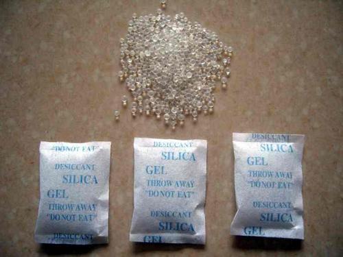 女子餐厅喝出干燥剂 网友:天啊!啥都不敢吃了(