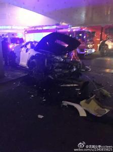 斗鱼TV主播直播飙车出车祸?是否真在飙车需待