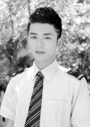 女孩高铁邂逅帅气小夥 原来高颜值帅哥都在民