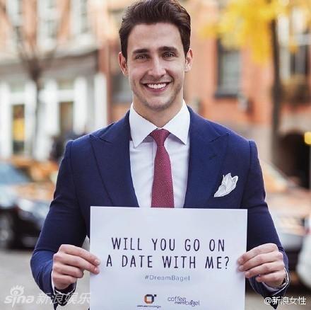 全球最帅男医生走红 粉丝:上得厅堂下得病房