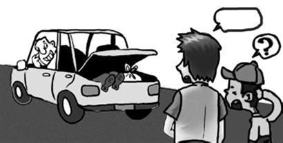 后备箱露出人腿堪比午夜凶铃 网友:还以为是杀