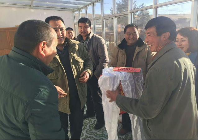 做三心干部,暖群众之心