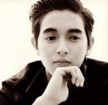 奶奶狂追小鲜肉 愿意赠送土地房屋等财产 网友