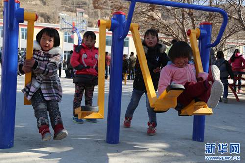 【新春走基层】海东互助:农村趣味运动会 沙袋