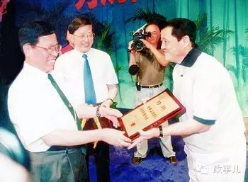 赵本山除了辽宁曲协副主席,还有哪16个头衔?