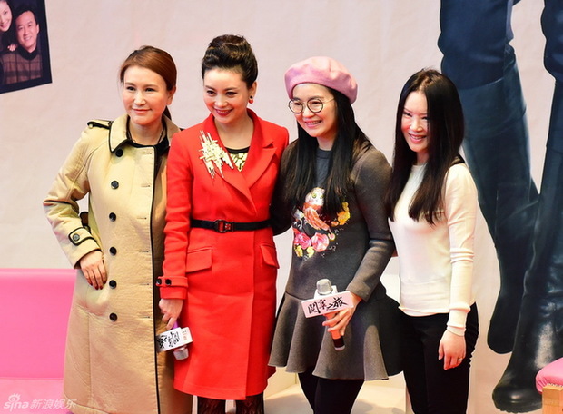 朱军为妻子新书站台并作序:我是你的右眼