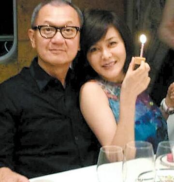 关之琳发文炮轰前夫 暗示其离婚与刘嘉玲有关