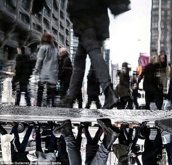 手机拍摄镜像世界 倒影中的世界给你不一样的