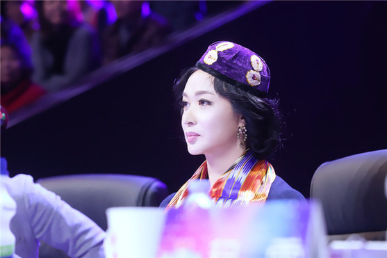 组图:《妈咪》金星秀新疆舞 再现橙汁桥段