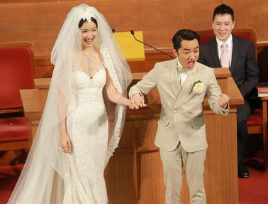 【多图】王祖蓝妻子晒合影 深扒两人感情史