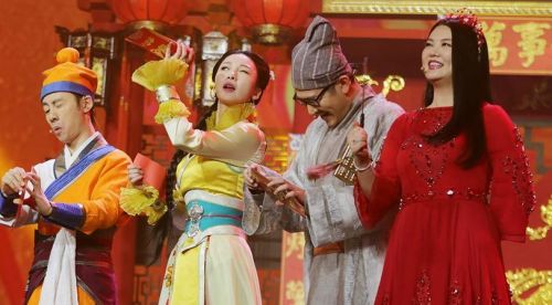 :柳岩化身美艳厨娘 与王宁搭档演绎搞笑小品《