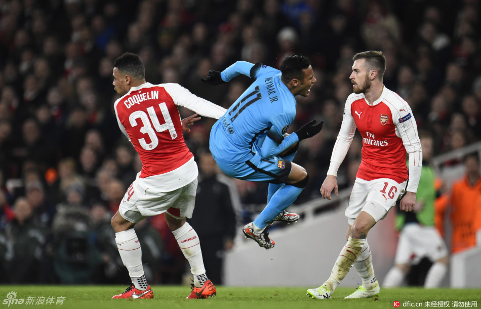 欧冠1\/8决赛阿森纳主场0-2不敌巴塞罗那