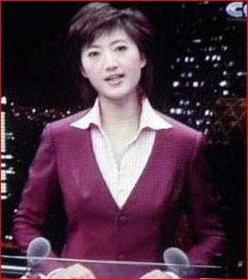 气象女主播穿错衣融入气象图变隐形人 机智同事救场