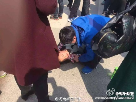 河南南阳中学外轿车连撞8名学生 司机逃逸被抓